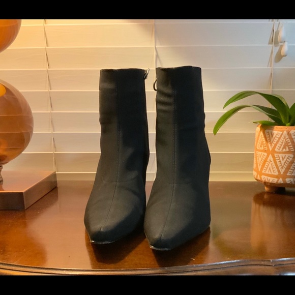 Black Donald J. Pliner Booties - Picture 4 of 10